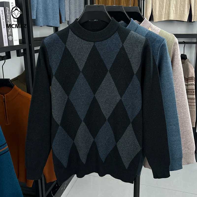Men's Sweaters Winter Warm New Men's Plaid Half High Collar Long sleeve Sweater Knitted Sweater Fashion Casual Versatile Top H261026 - view 5