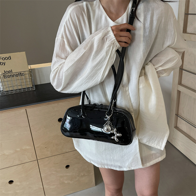 2025S Fashion Designer Women Korean Version Simple Style Shoulder Handbag Armpit Bag Fashion Free Shipping