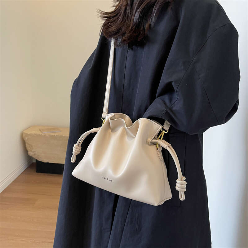 Crossbody for Vintage Women 2024 Winter Trend Designer Leather Handbags and Purses Small Simple Shoulder Bucket Bag 02ff