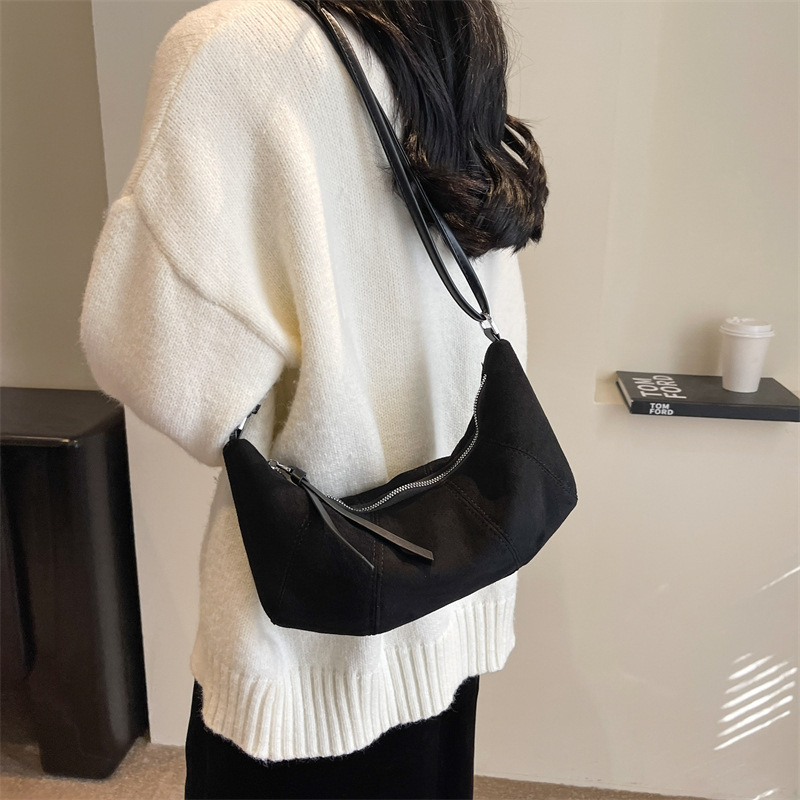 2025 Designer Women Crossbody 3 Fashion Shoulder Armpit Trendy Lady Bag Free shipping