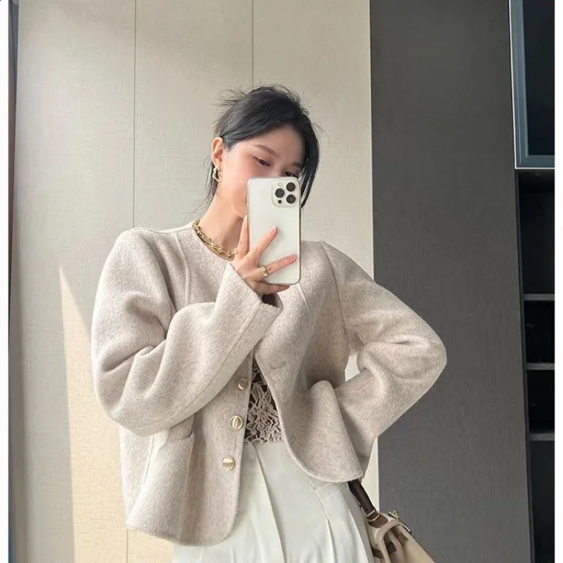 Korean Street Fashion Winter Wool Coats Modern Jackets For Women Wearable Fashionable Female Cold Outerwear
