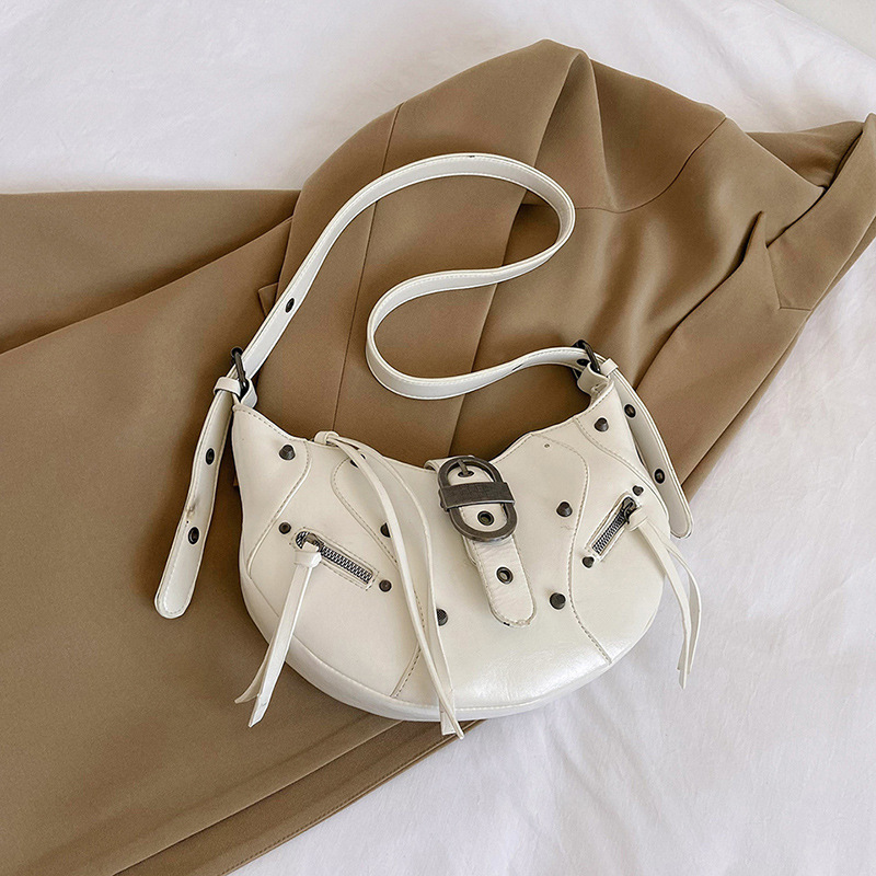 Large Capacity Women's Shoulder Bag: Stylish and Versatile for 2024 dh5727163