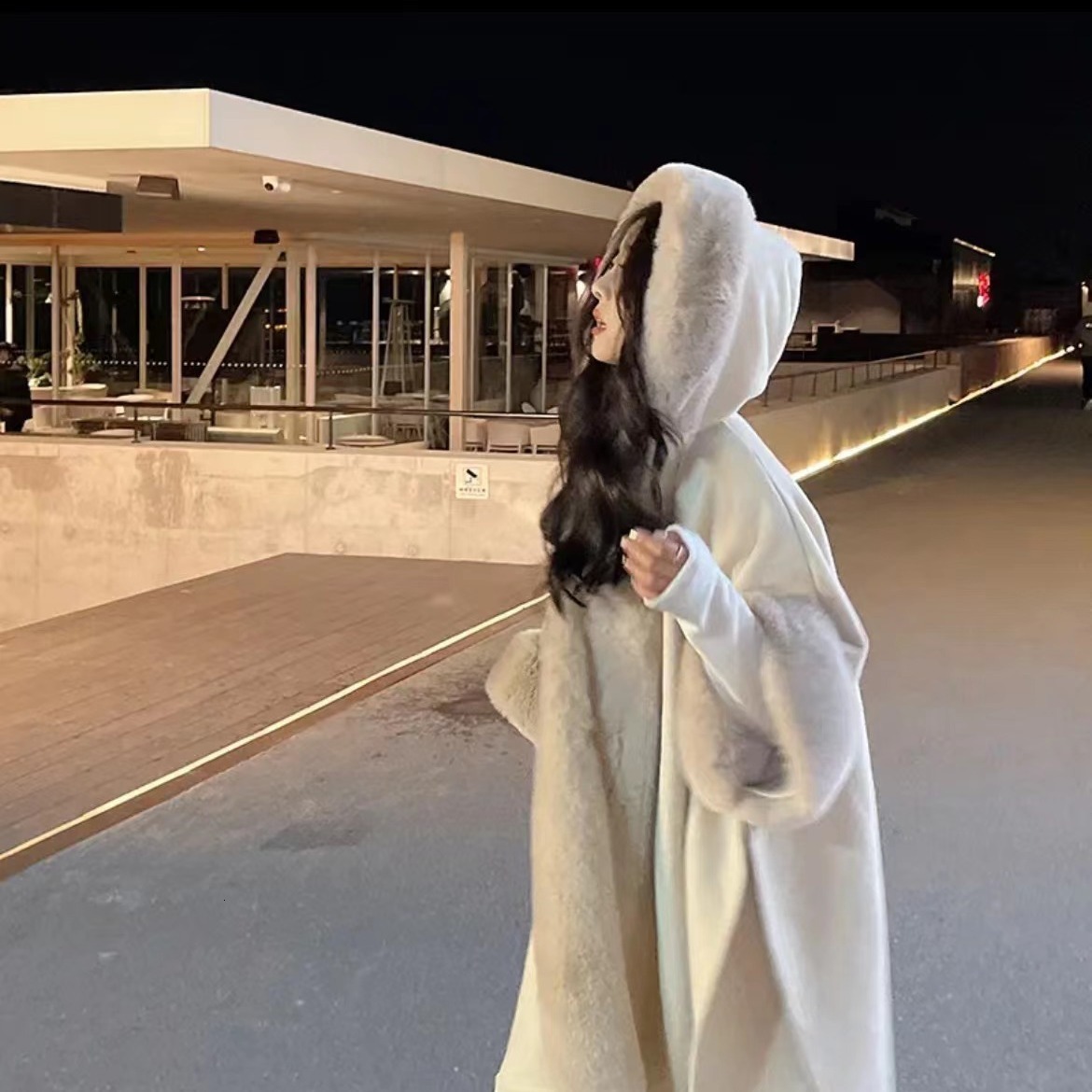 Live Streaming Hot New Loose Plush And Thick Fur Collar Hooded Tassel Knitted Cape Jacket For Women
