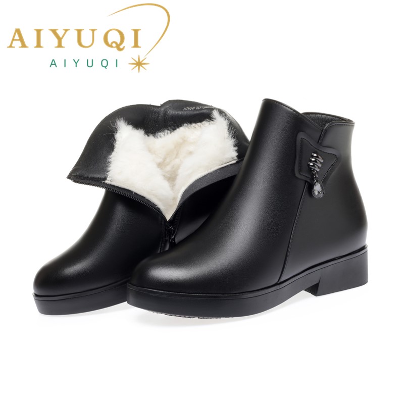 AIYUQI Women Winter Boots Anti-slip 2024 New Genuine Leather Boots Women Middle-aged Wool Warm Large Size Mom Boots Women