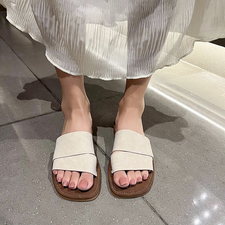 Soft & Comfy Women's Flat Sole Slippers for Versatile Indoor-Outdoor Wear dc9d