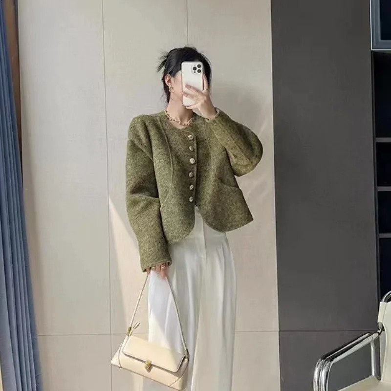 Korean Street Fashion Winter Wool Coats Modern Jackets For Women Wearable Fashionable Female Cold Outerwear