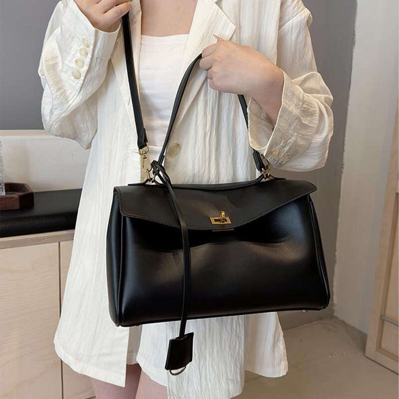 Lock Designer Gold Handbag Brand Women's Flap Soft Leather Top Quality Single Shoulder Large Capacity Commuter Bag d0b9 4