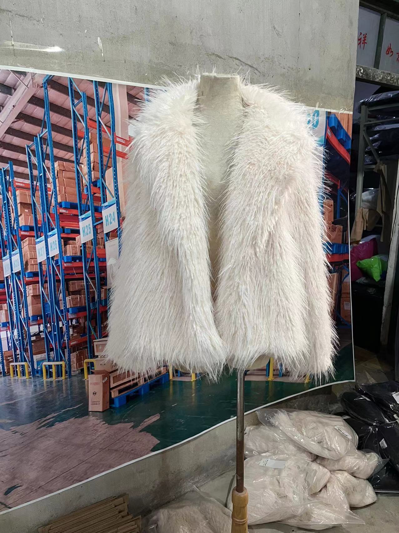 Autumn/winter New Fur Coat Top Suit Collar Long Sleeved Coat Warm Coat Synthetic Fur Short Style