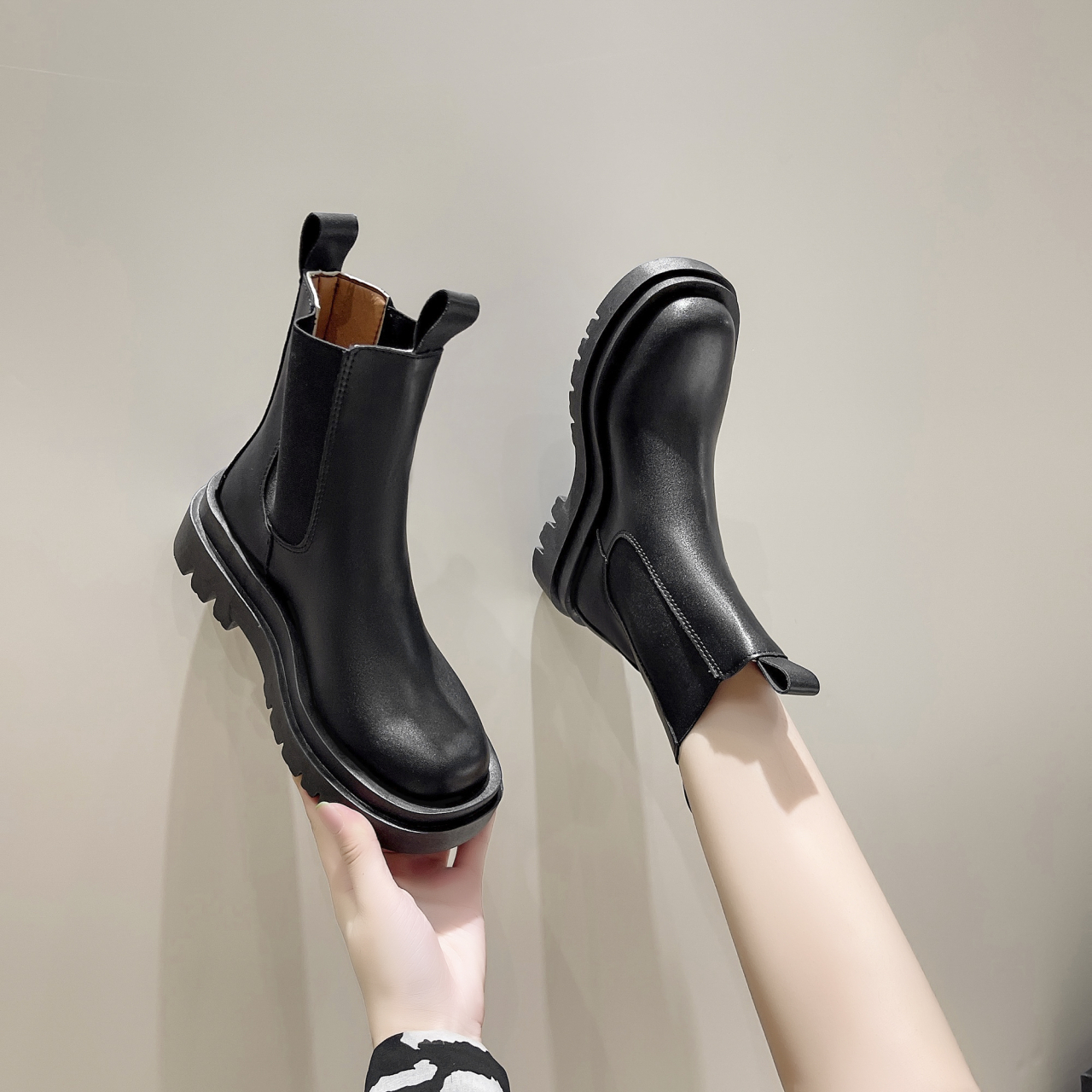 Hot Thick Sole Flat Casual Boots High Quality Fashion Shoes for Women atos De Mujer