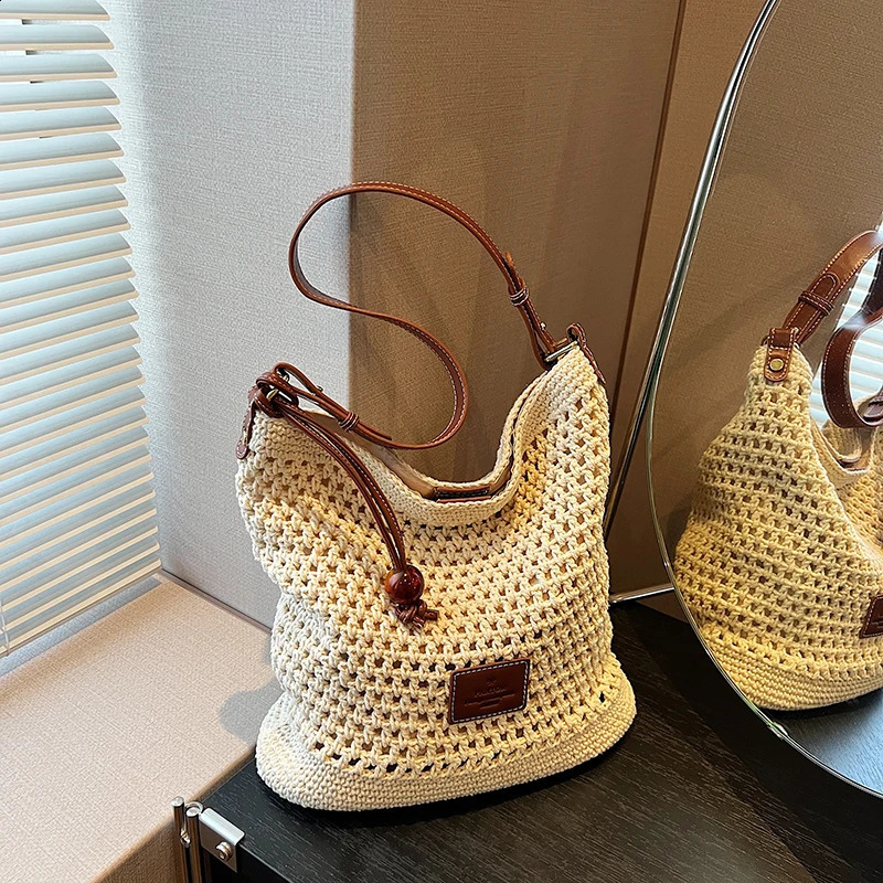 Fashion Summer Beach Bag Womens Handmade Shoulder Bag Large Capacity Straw Bag Bohemian Leisure Travel Womens Handbag 240830