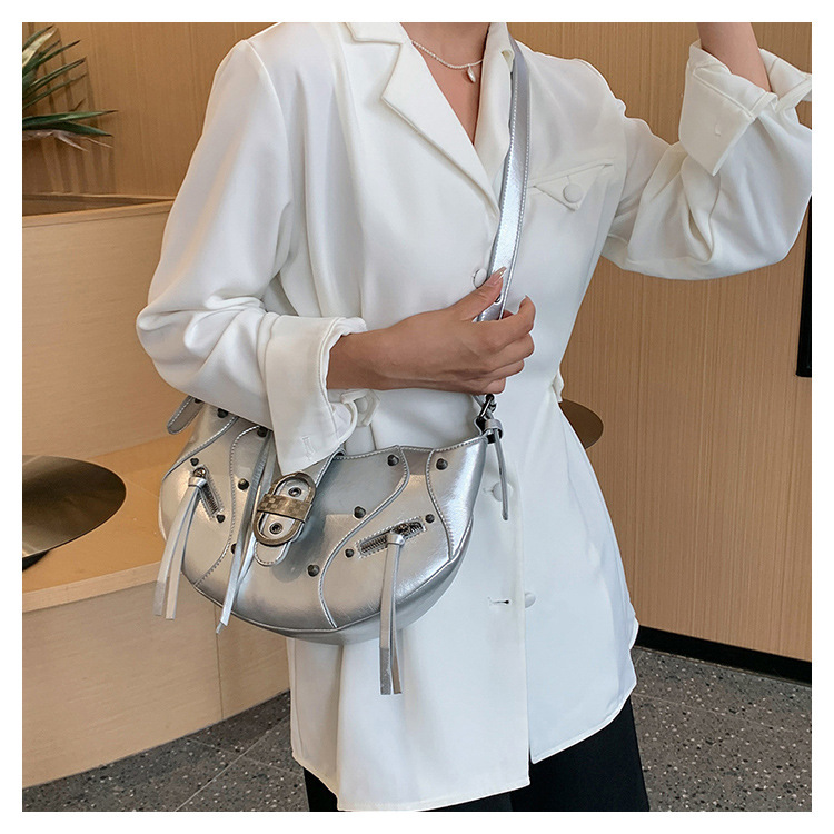 Large Capacity Women's Shoulder Bag: Stylish and Versatile for 2024 dh5727163