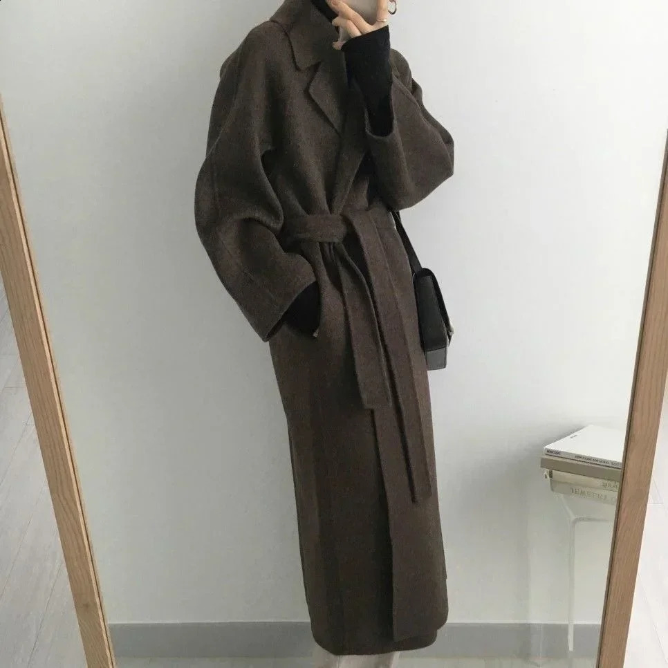 Korean Style Winter Long Wool Jacket for Women Solid Color Coat Batwing Warm Loose Woolen Overcoat Mujer Wear Belt Jacket 240830
