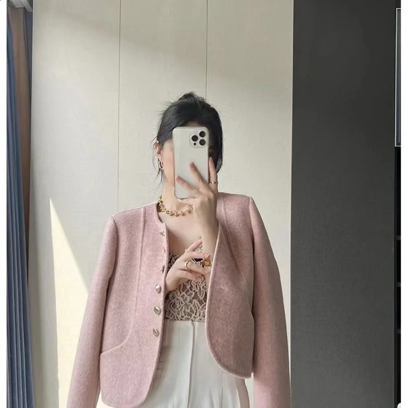 Korean Street Fashion Winter Wool Coats Modern Jackets For Women Wearable Fashionable Female Cold Outerwear