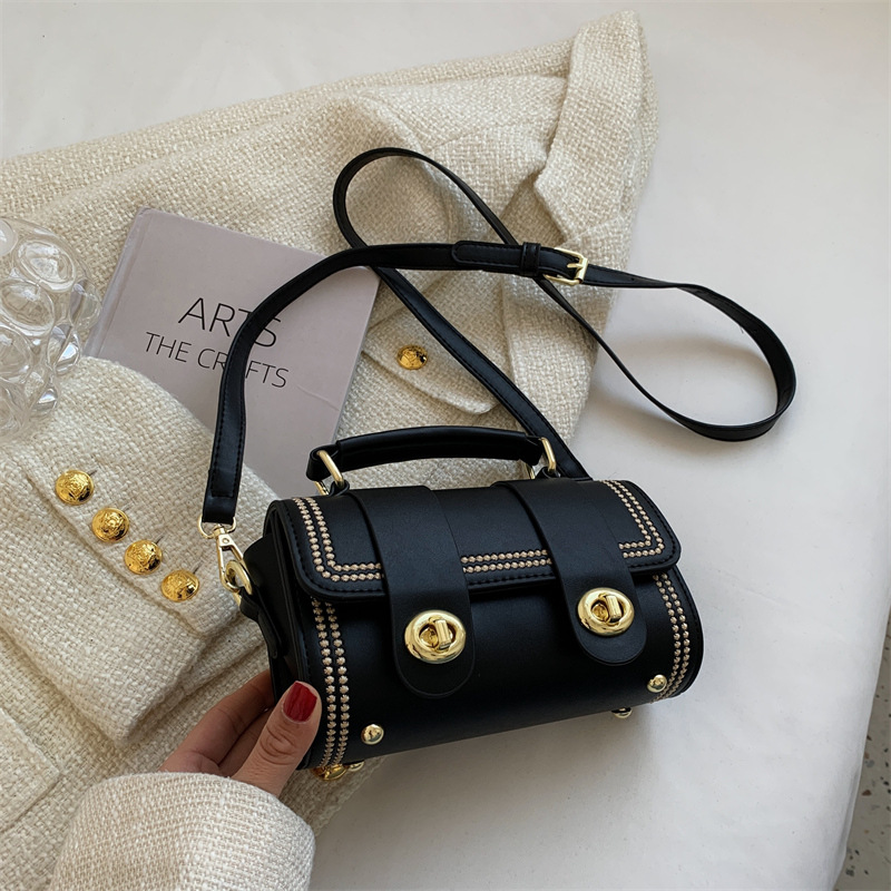 Women's Vintage Leather Handbag: Versatile, Stylish Shoulder Bag (Free Shipping) a4e0