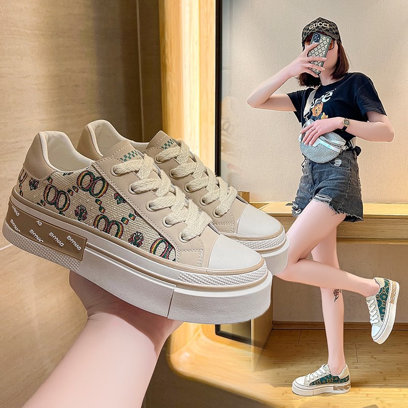 New Platform Sneaker Chunky Casual Vulcanize Comfy Height Increasing Trainers Hidden Heel Women Spring Autumn Boat Canvas Shoes