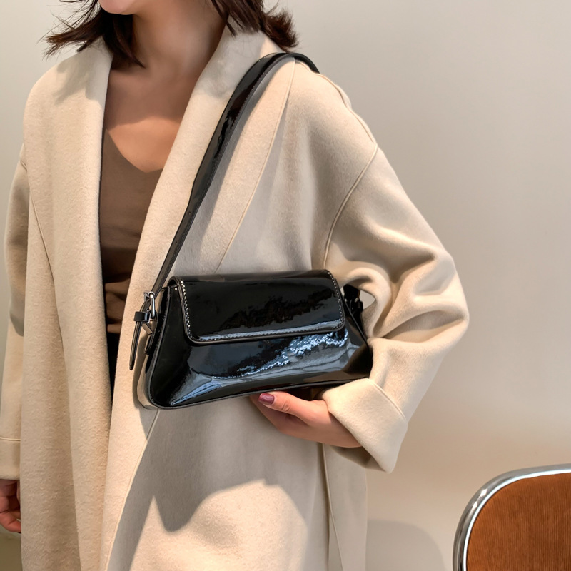 Women Bag Design Sense Shoulder Bag New Trendy Fashion Crossbody Bag Armpit Bag Free shipping