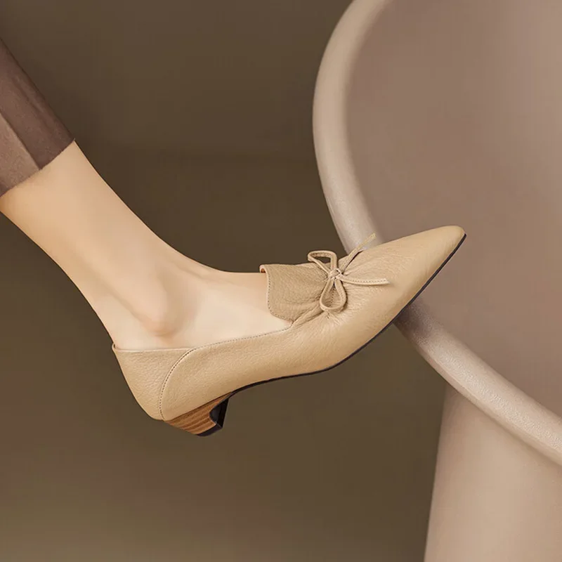 office lady elegant black shoes Women's pointed Toe mid Heels 2024 new Genuine leather retro pumps FT3427