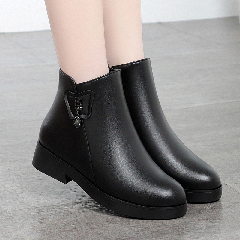 AIYUQI Women Winter Boots Anti-slip 2024 New Genuine Leather Boots Women Middle-aged Wool Warm Large Size Mom Boots Women