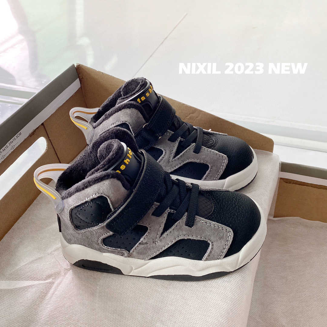 Athletic Outdoor 2023 Winter New Korean Childrens Sports with Middle Top Velvet for Boys Basketball and Girls Casual Shoes C260130