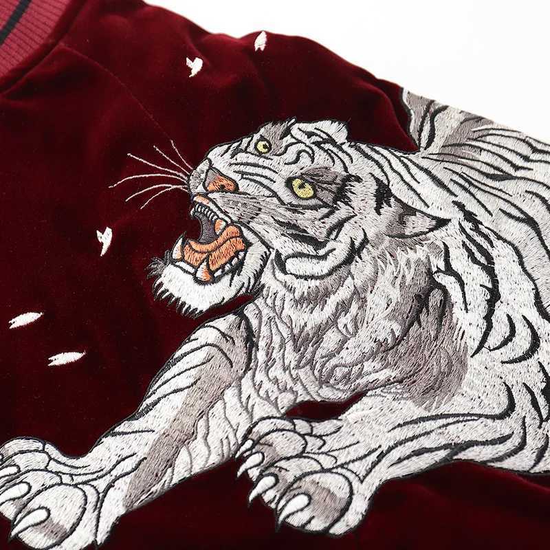 Men's Jackets Thicken Bomber Jacket Men Dragon Phoenix Animal Embroided Jbaseball Ackets Winter Japanese Retro Outwear Warm Velvet Coat 2022 Y240