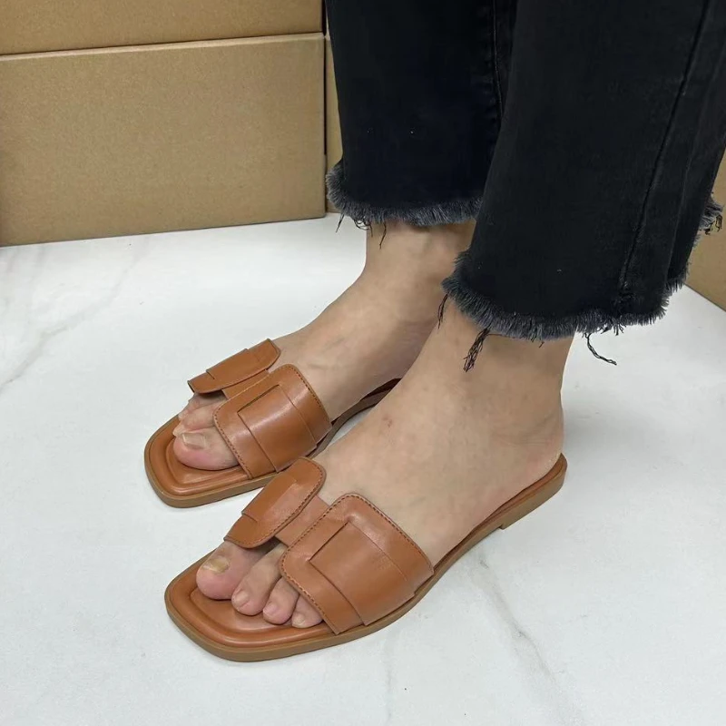 Women's Slippers Flat Heels Transparent PVC Flip-flops 2024 Trendy Design Rivet Summer Shoes for Female Outside Ladies Slides
