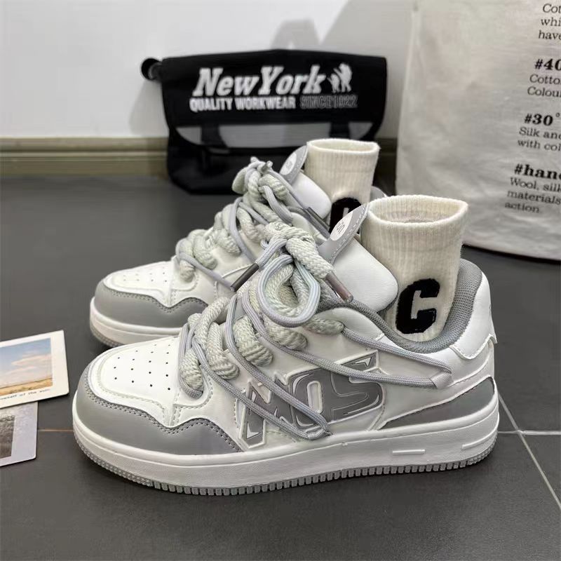 Men s And Women s High-end Thick Soled Sneakers 2025 Fashion Designer New Light Luxury Casual Sports Chic Letter Sports Casual Shoes