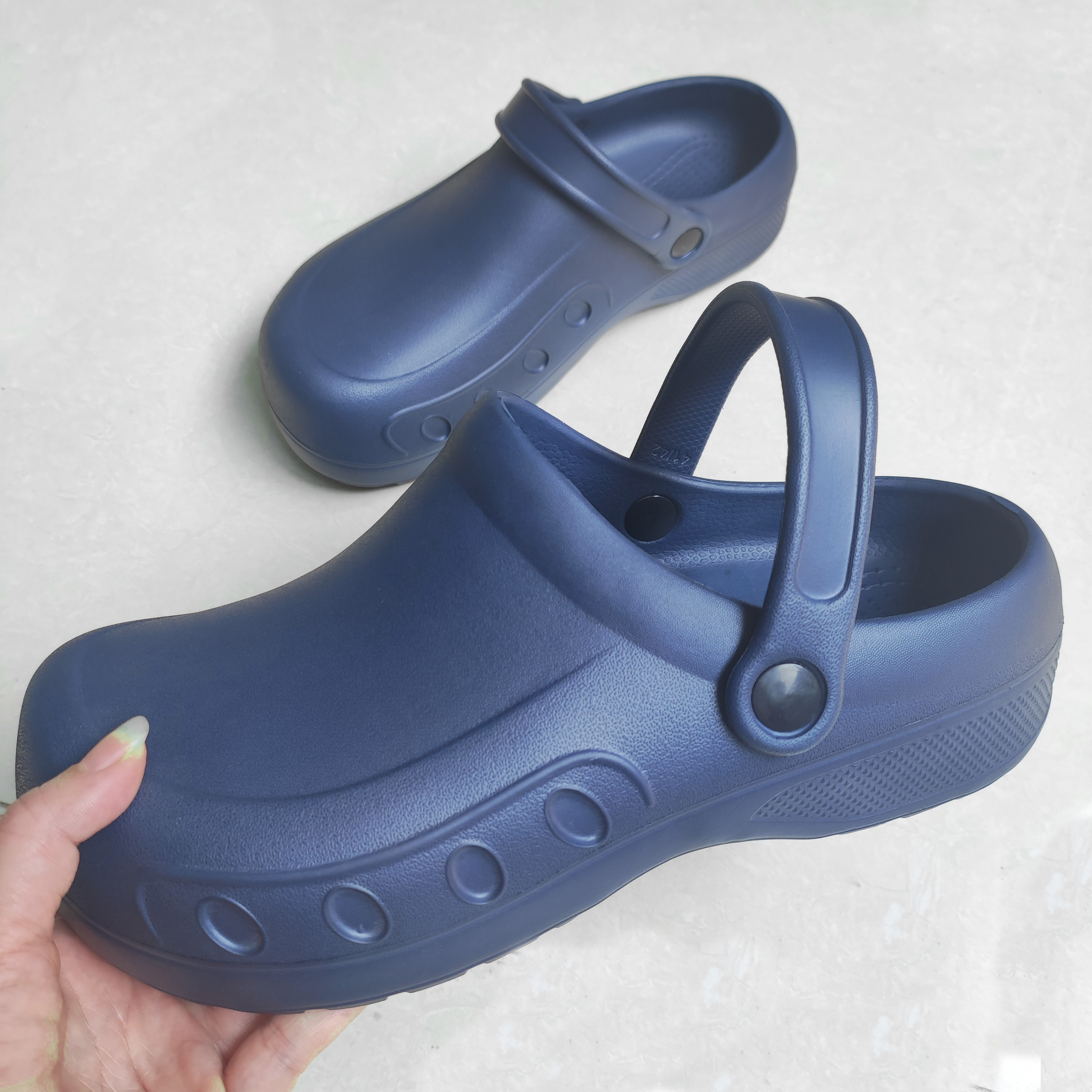 mens sandals 2021 Summer Fashion NEW hot Hollow Out Breathable Beach Flip ps EVA Massage Slippers Sandals