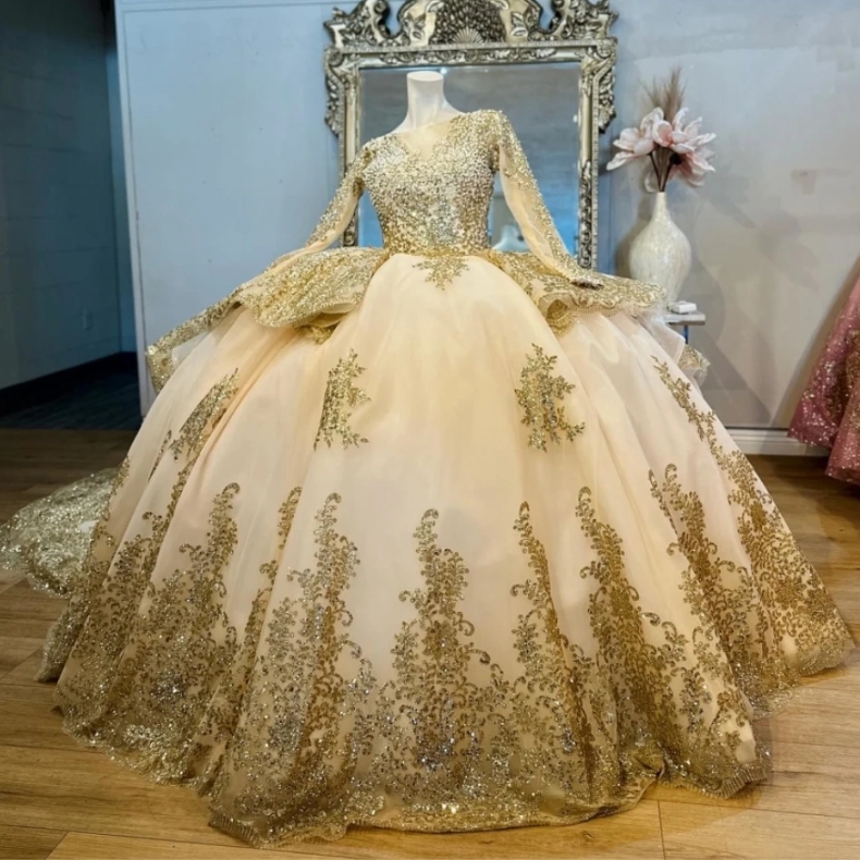 Champagne Shiny Quinceanera Dress Ball Gown Gold Lace Applique Beaded Pearls Tiered Long Sleeves Sweet 16 Vestido De 15 Anos