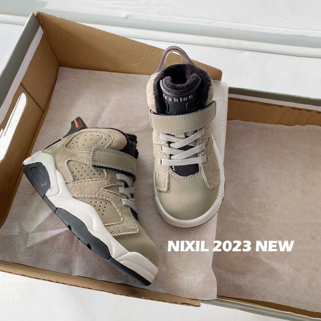 Athletic Outdoor 2023 Winter New Korean Childrens Sports with Middle Top Velvet for Boys Basketball and Girls Casual Shoes C260130