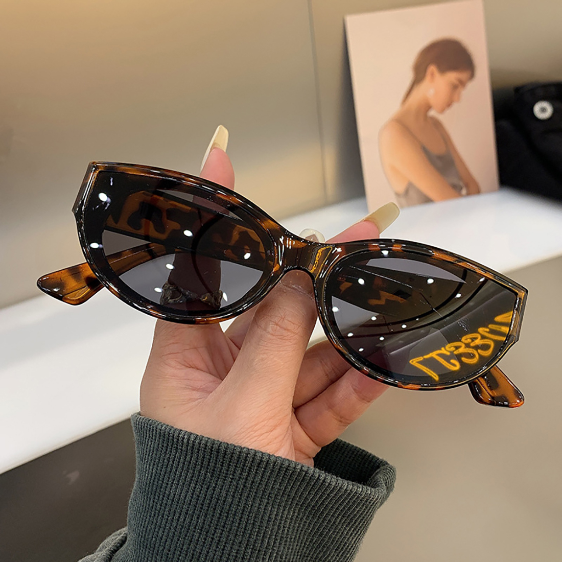 Fashion Vintage Oval Sunglasses Shades for Women Retro Full Frame Outdoor Travel Sweet Style Trendy Sun Glasses