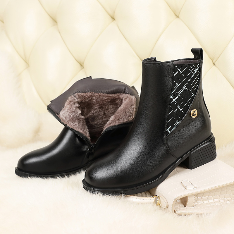 Fashion Winter Shoes Large Size 2024 Genuine Leather Women's Short Natural Wool Mid-heel Ladies Marton Boots 15b6