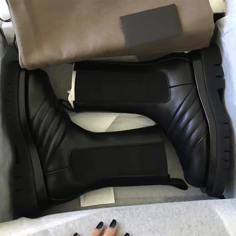 Corrugated Round New toe Thick bottom Boots for women brown black wave Leather Runway Shoes flat Motorcycle boots 8907