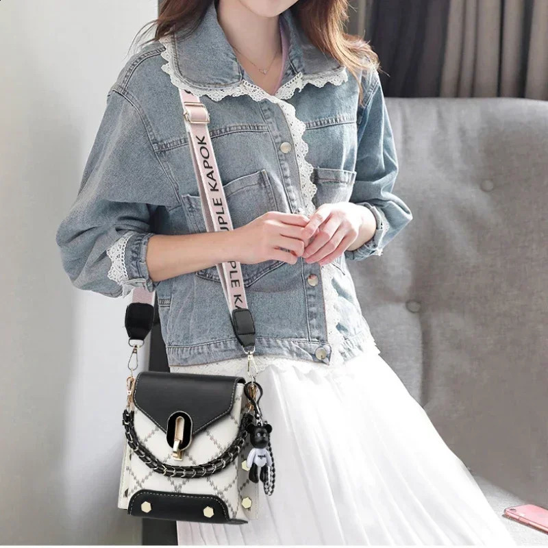 Small Square Fashion Crossbody Bag Korean style summer full matching shoulder bag high-quality womens mini bag handbag 240902
