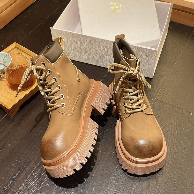 Retro wipe color thick soled motorcycle Martin boots women 2025 autumn new British wind big head heel increase big yellow boots