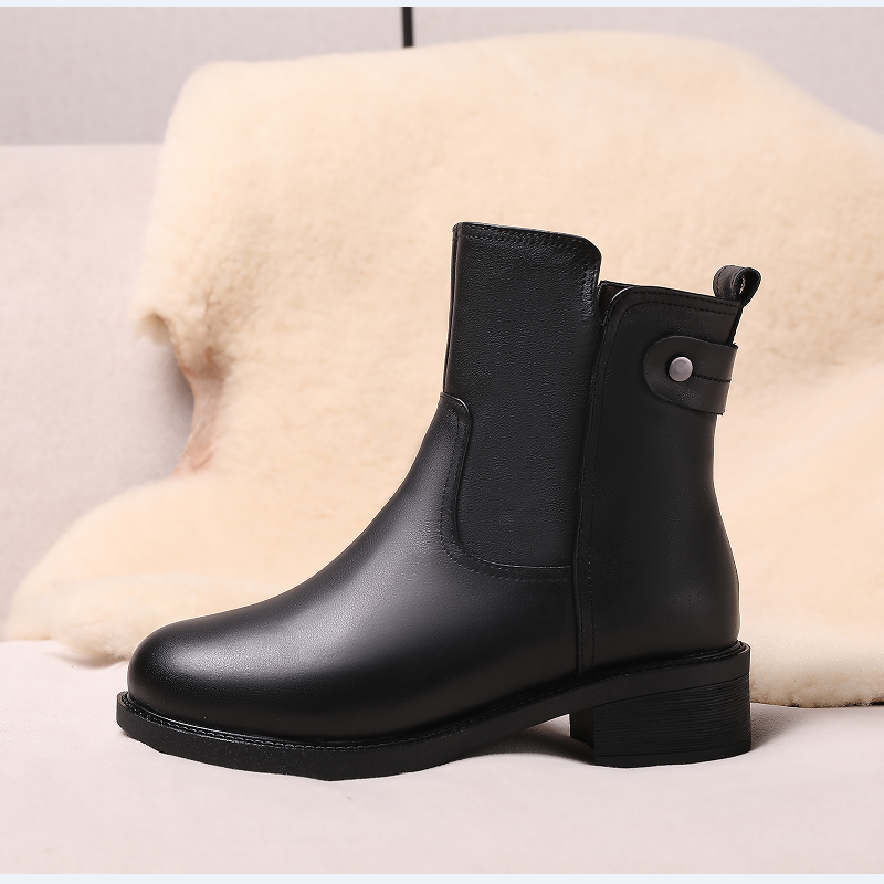 AIYUQI Women Winter Boots Anti Slip 2024 New Genuine Leather Women Short Boots Large Size Wool Women Motorcycle Boots