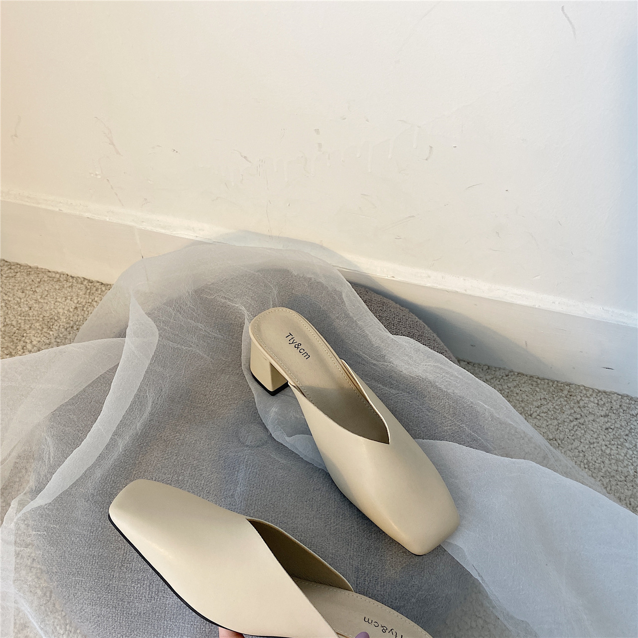 2025 new mules square woman toe high heels slippers Korean designer V open soft leather outdorr slides lazy shoes female sandalias