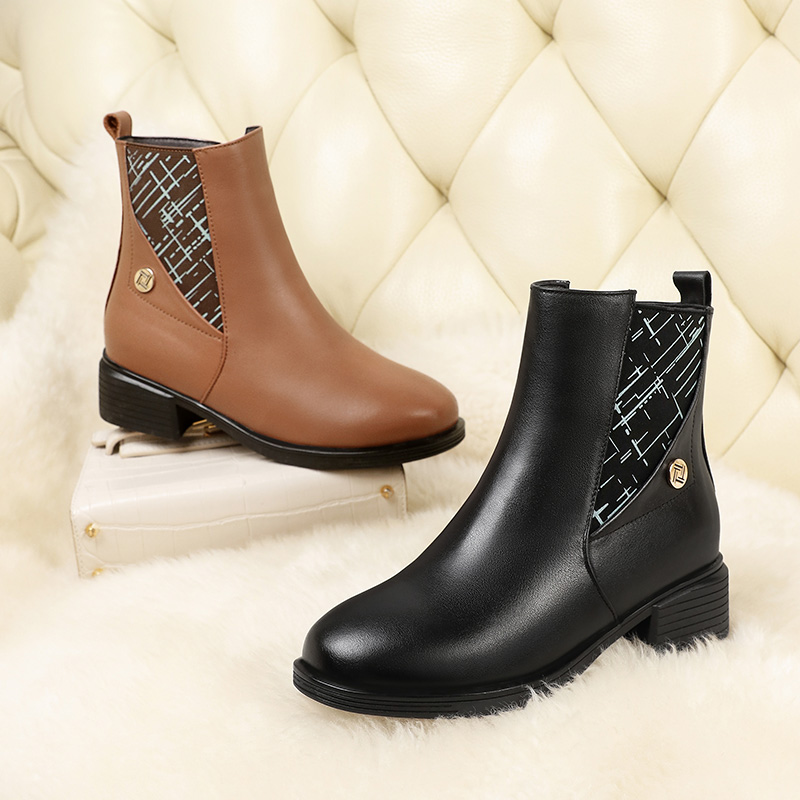 Fashion Winter Shoes Large Size 2024 Genuine Leather Women's Short Natural Wool Mid-heel Ladies Marton Boots 15b6