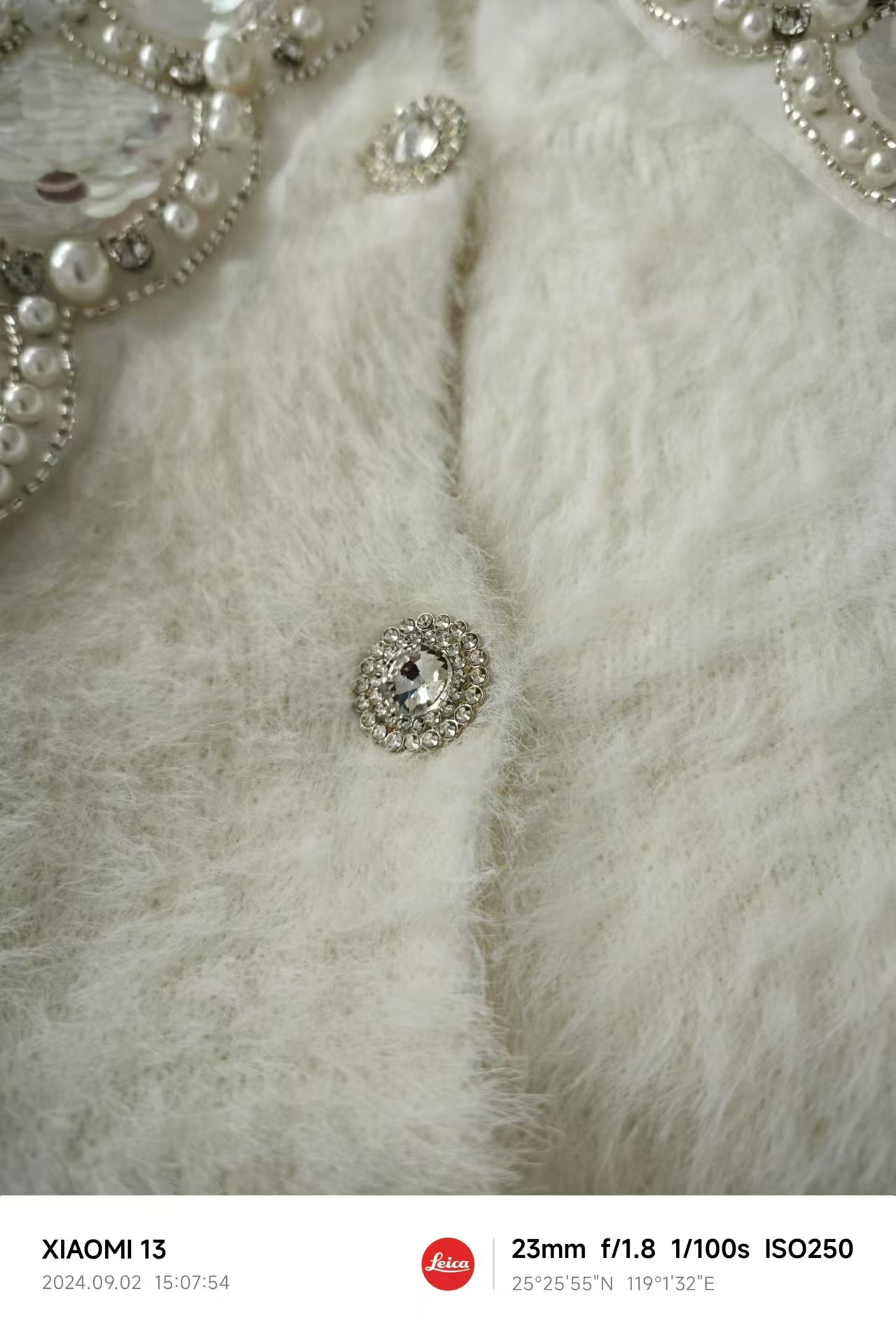 Womens O-Neck Mohair Wool Knitted Sweater Paillette Sequined Beading Rhie Patched Cardigan Real Fur Short Coat