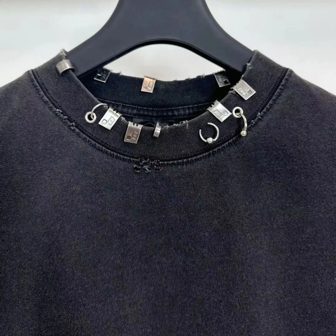 Paris Trendy Metal Perforated Short Sleeved Loose Washed Tshirt Mens and Womens Streetwear Goth Tops Y2k Clothes Vintage 2024 240902