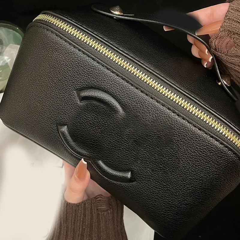 Designer Womens Bags Large Capacity Makeup Bag For Travel Cosmetic Bags Mens Make Up Bag With Dry And Wet Separation