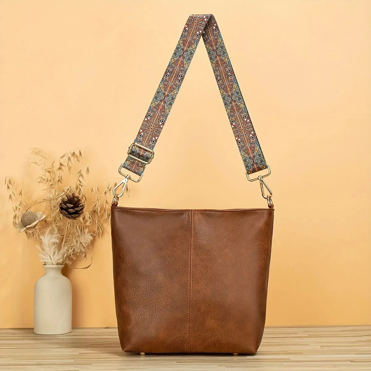 Retro Style Bucket Crossbody Bag Boho Shoulder Faux Leather Purse With Ethnic Strap y240902