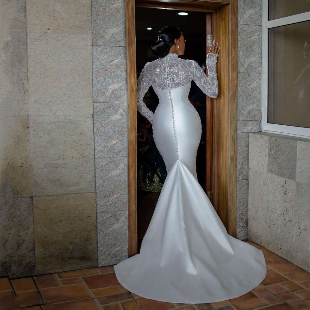 White Elegant Mermaid Wedding Dress High Neck Lace Long Sleeves Satin Zipper Court Gown Custom Made Vestidos De Novia
