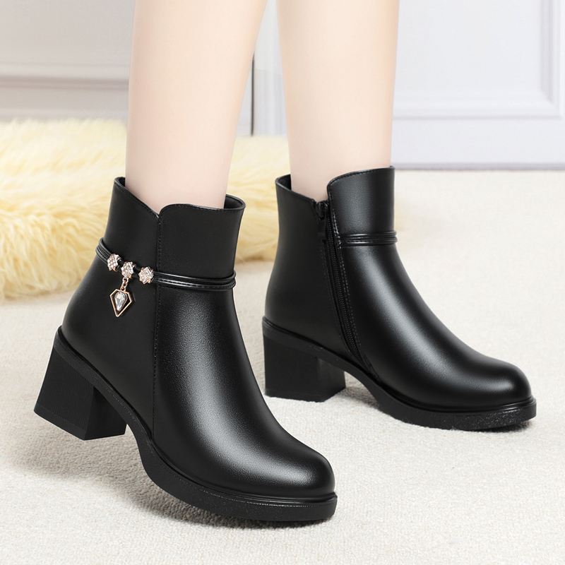 AIYUQI Women's Boots Fashion 2024 New Large Size Natural wool Women Snow Boots Middle Heel Casual Women's Short Boots