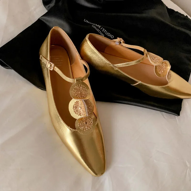 2024 T-strap mary janes shoes Women Retro party low heels elegant flats genuine leather gold black 240902