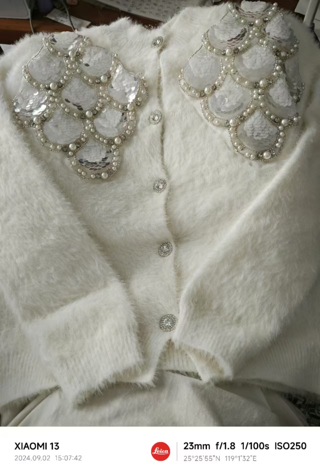 Womens O-Neck Mohair Wool Knitted Sweater Paillette Sequined Beading Rhie Patched Cardigan Real Fur Short Coat