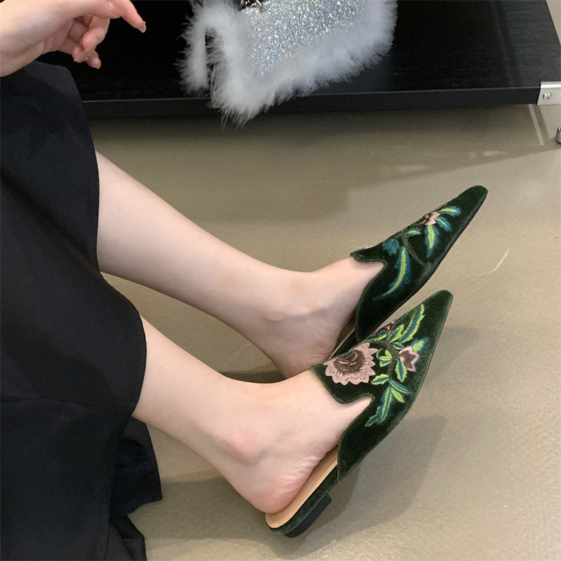 2024 New Women's Shoes Embroidered Slim Heel Sandal Slippers Small Square Head Velvet Flat Bottom Slippers Large 41