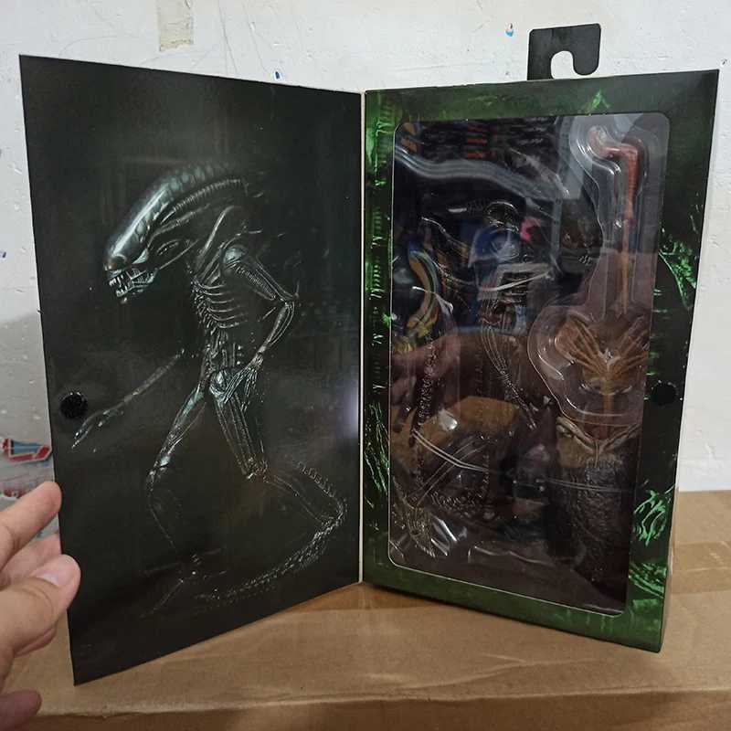 NECA Alien Big Chap Alien Figure Big Chap Alien Predator 40th Anniversary Egg Facehugger Figurine Model Toy Doll Gift W240902