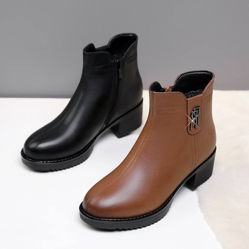 AIYUQI Women Snow Boots Winter 2024 New Genuine Leather Large Size Women Ankle Boots Wool Warm Fashion Non-slip Mother Boots