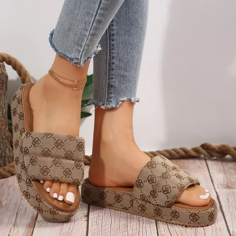 2024Women's Summer New Classic Solid Color Thick-soled Non-slip Sandals Daily Comfortable Shallow Holiday Party Beach Flip-flops