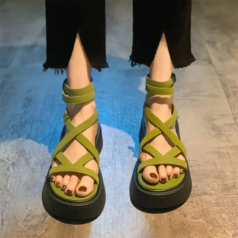 2024 Roman Flat Shoes Women's Designer Hick Heel Women Sandals Fashion Casual Sandals New Hollow Open Toe Shoes Female Summer